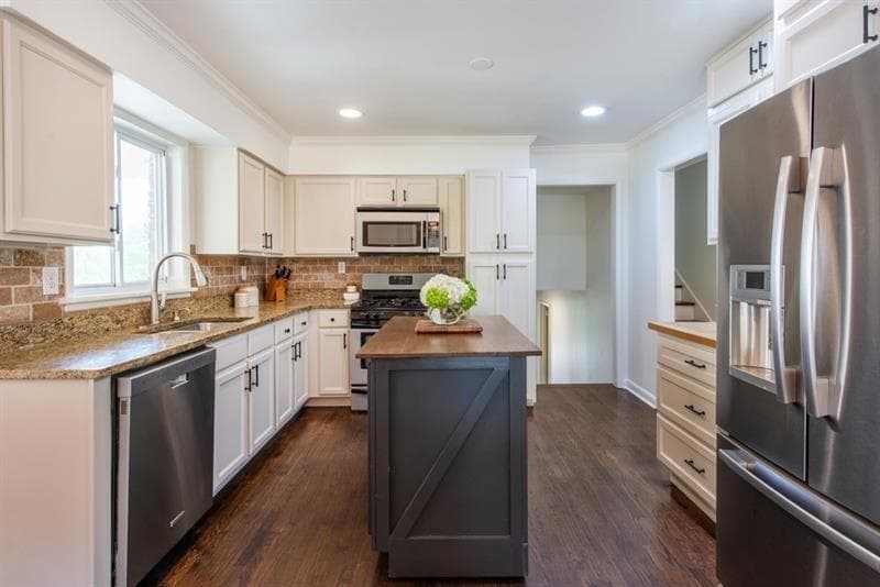 4 bedroom, 2 bathroom, 2,214 sq ft single family residence under contract at 431 Chevelle Lane, Decatur, GA 30030 — photo 9