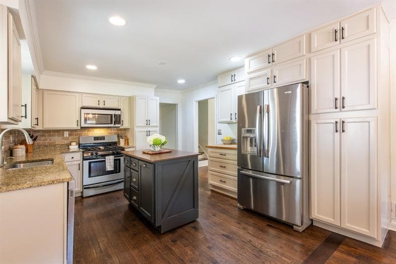4 bedroom, 2 bathroom, 2,214 sq ft single family residence under contract at 431 Chevelle Lane, Decatur, GA 30030 — photo 10