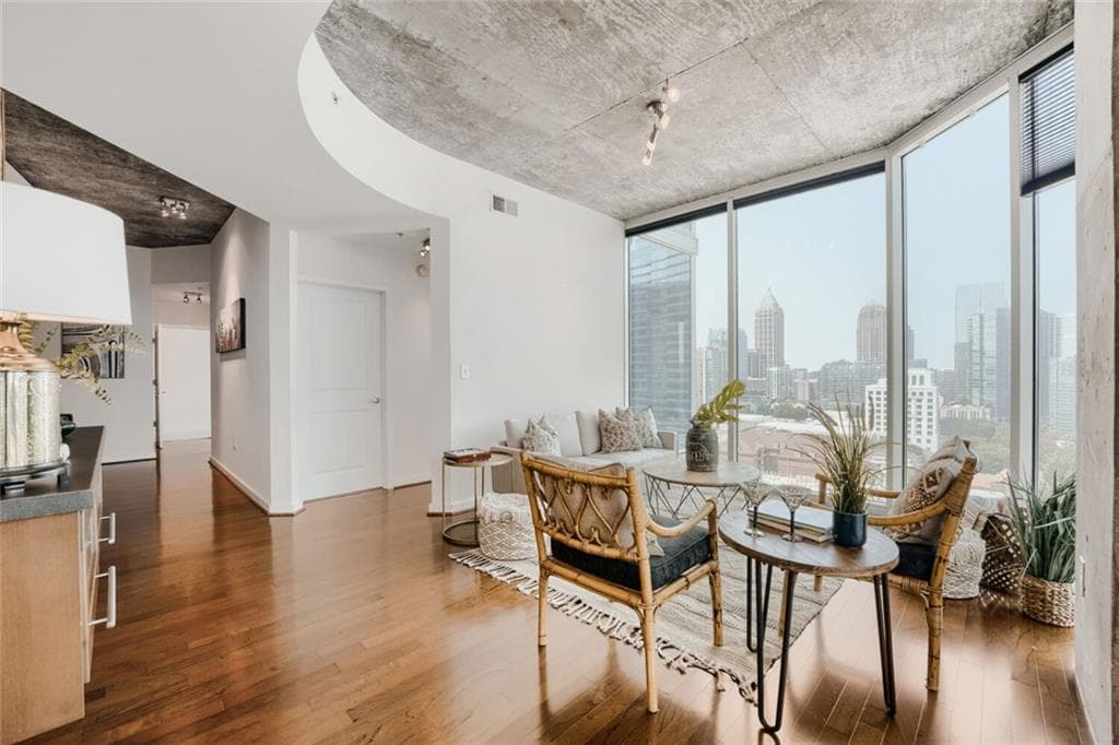 2 bedroom, 2 bathroom, 1,168 sq ft condominium for sale at 860 Peachtree Street 1701, Atlanta, GA 30308 — photo 2