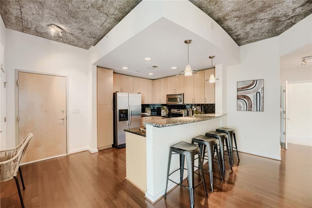 2 bedroom, 2 bathroom, 1,168 sq ft condominium for sale at 860 Peachtree Street 1701, Atlanta, GA 30308 — photo 7