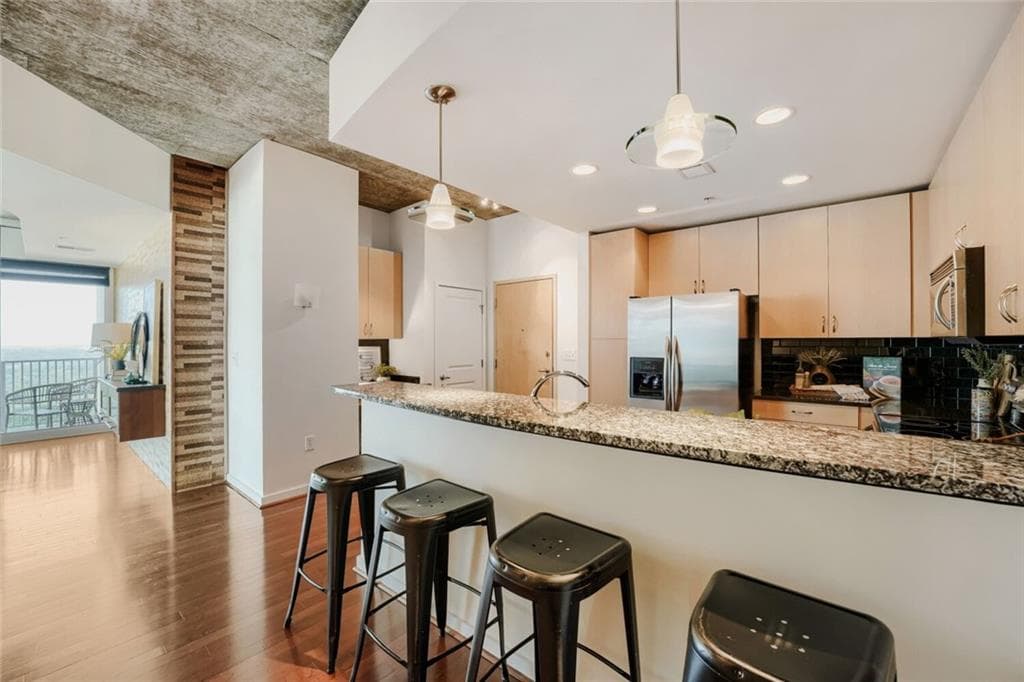 2 bedroom, 2 bathroom, 1,168 sq ft condominium for sale at 860 Peachtree Street 1701, Atlanta, GA 30308 — photo 8
