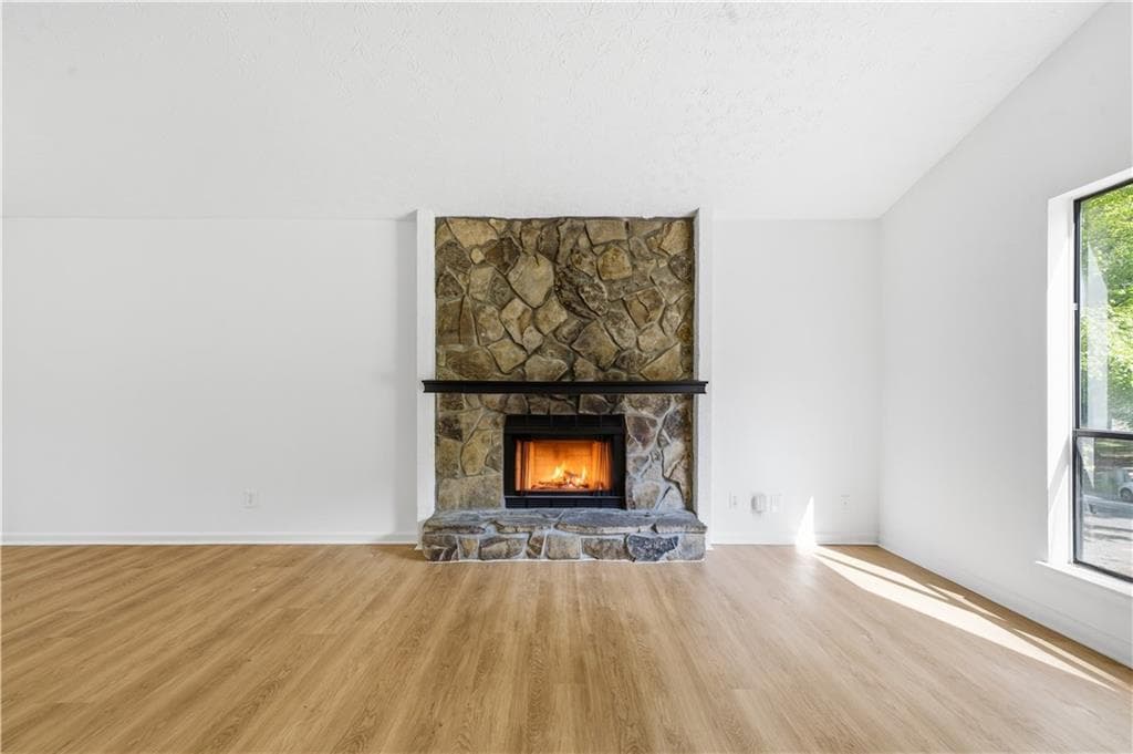 3 bedroom, 3 bathroom, 1,900 sq ft single family residence under contract at 996 Park Forest Trail, Lilburn, GA 30047 — photo 7