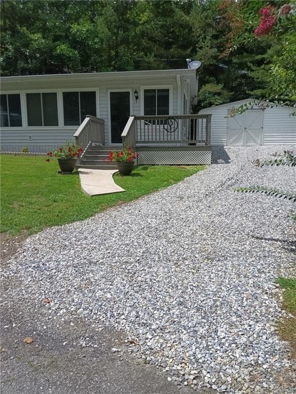 2 bedroom, 1 bathroom, 1,000 sq ft single family residence for sale at 207 Canyon Pass, Cleveland, GA 30528 — photo 2