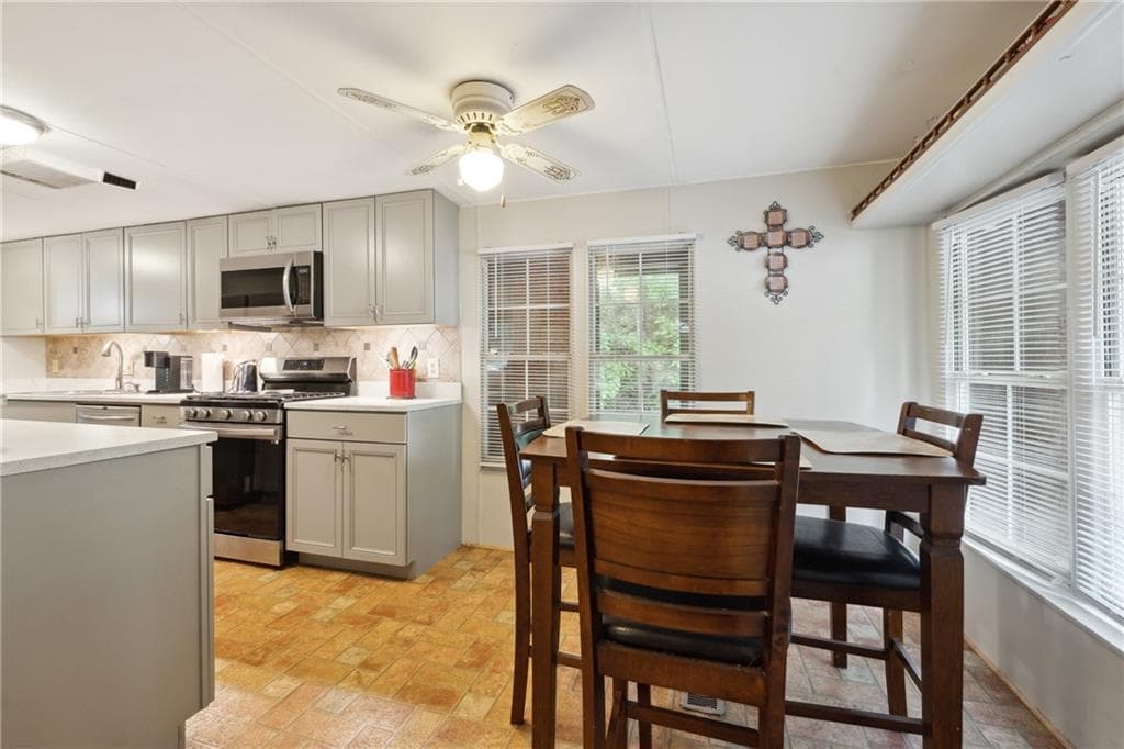 2 bedroom, 1 bathroom, 1,000 sq ft single family residence for sale at 207 Canyon Pass, Cleveland, GA 30528 — photo 6