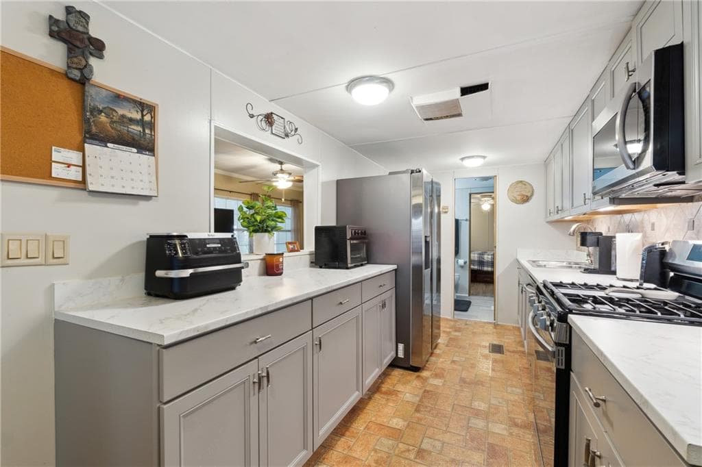 2 bedroom, 1 bathroom, 1,000 sq ft single family residence for sale at 207 Canyon Pass, Cleveland, GA 30528 — photo 7