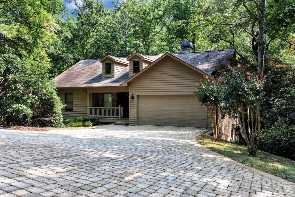 4 bedroom, 3 bathroom, 2,791 sq ft single family residence for sale at 161 Falling Creek, Sautee Nacoochee, GA 30571 — photo 2