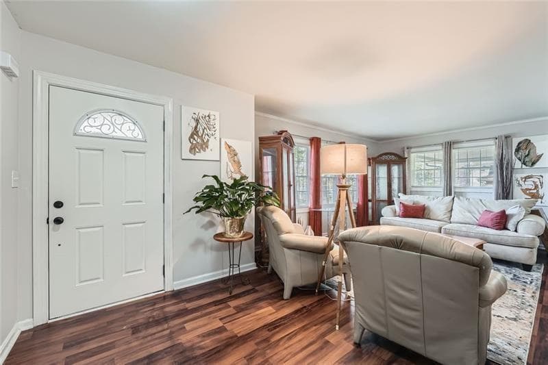 5 bedroom, 3 bathroom, 2,403 sq ft single family residence for sale at 4809 Hemlock Drive, Austell, GA 30106 — photo 3