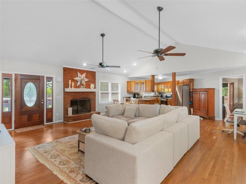 2 bedroom, 2 bathroom, 1,656 sq ft single family residence for sale at 150 Knights Circle, Covington, GA 30016 — photo 4