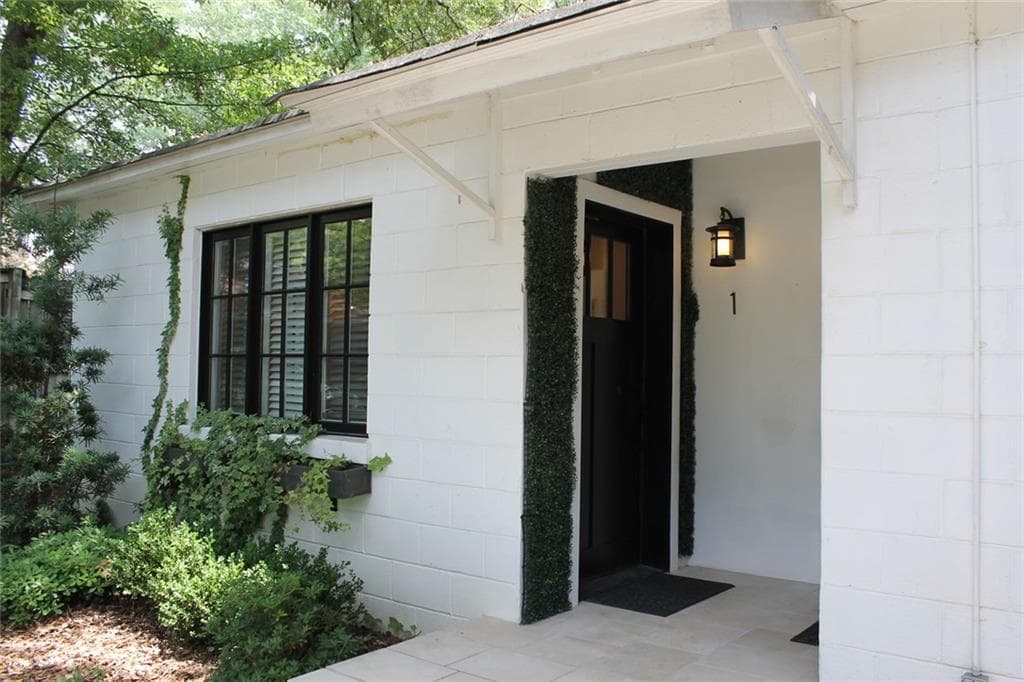 1 bathroom, 578 sq ft duplex for rent at 1205 Standard #1, Brookhaven, GA 30319 for $1,600 a month — photo 1 of 19