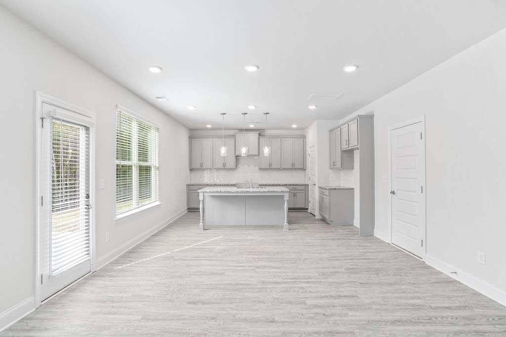 5 bedroom, 4 bathroom, 2,580 sq ft single family residence under contract at 70 Cooper Drive, Mansfield, GA 30055 — photo 7