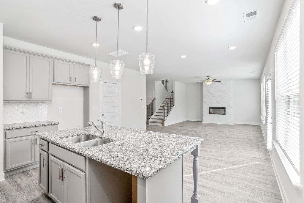 5 bedroom, 4 bathroom, 2,580 sq ft single family residence under contract at 70 Cooper Drive, Mansfield, GA 30055 — photo 9