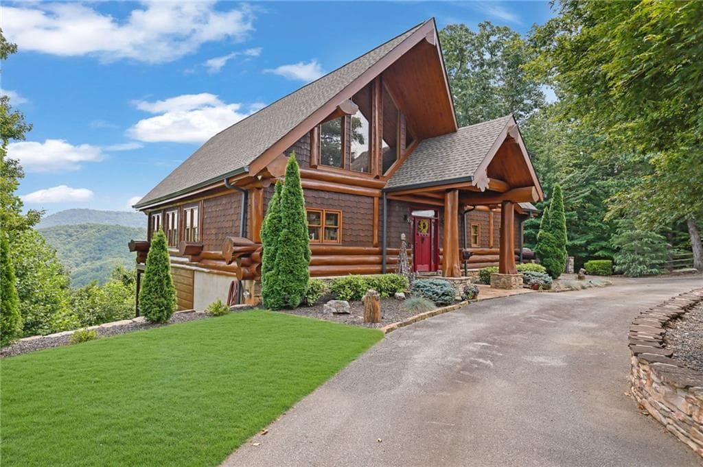 3 bedroom, 4 bathroom, 4,562 sq ft single family residence for sale at 495 Overlook Drive, Blue Ridge, GA 30513 — photo 4