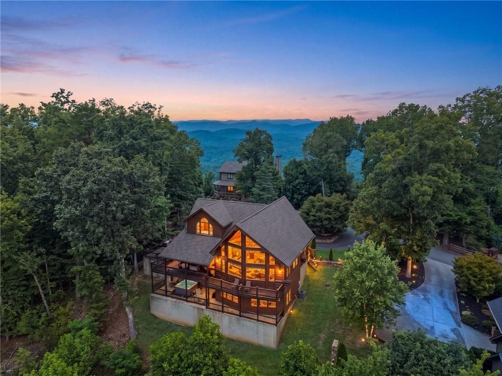 3 bedroom, 4 bathroom, 4,562 sq ft single family residence for sale at 495 Overlook Drive, Blue Ridge, GA 30513 — photo 9
