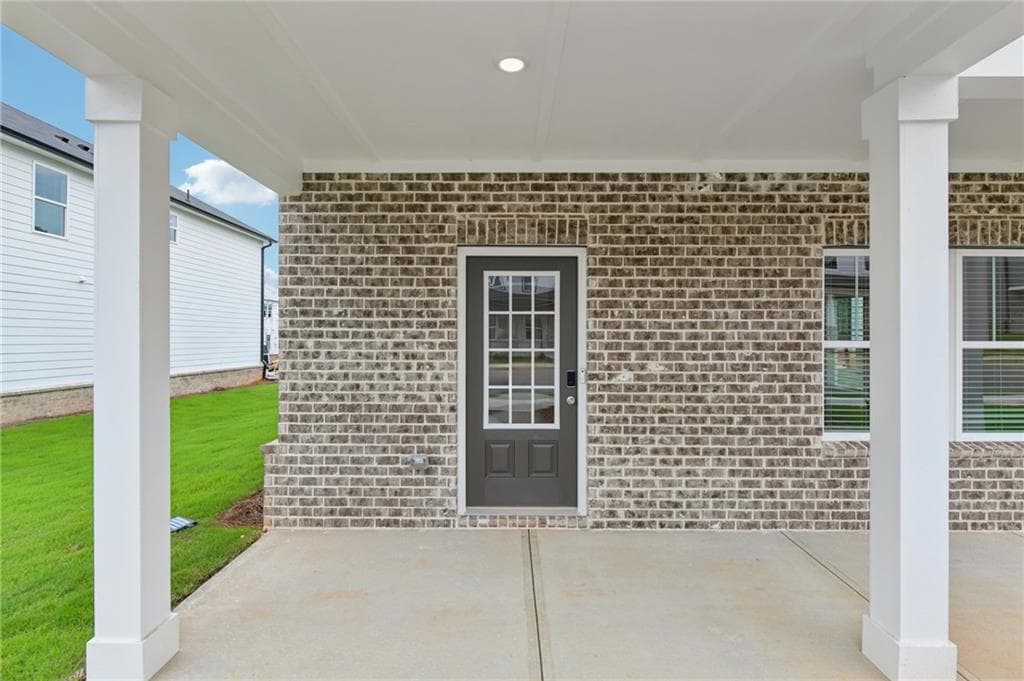 3 bedroom, 4 bathroom, 1,926 sq ft single family residence under contract at 3168 Misty Springs Path, Lawrenceville, GA 30045 — photo 6