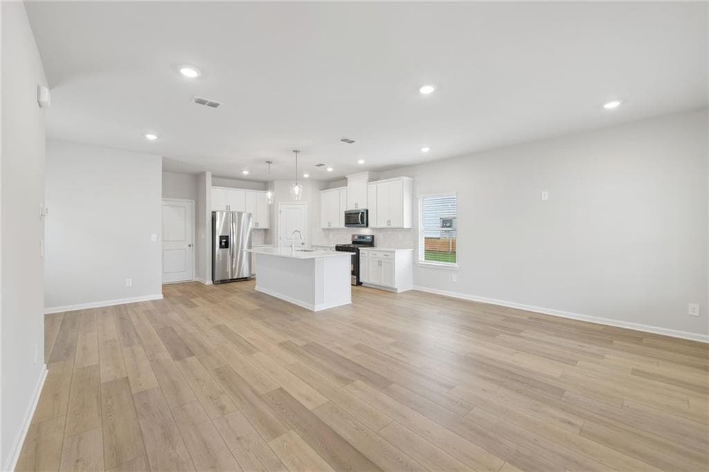 3 bedroom, 4 bathroom, 1,926 sq ft single family residence under contract at 3168 Misty Springs Path, Lawrenceville, GA 30045 — photo 10