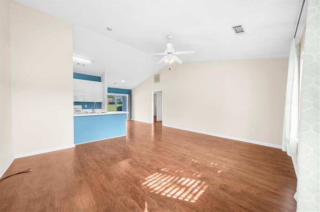 2 bedroom, 2 bathroom, 1,008 sq ft condominium for sale at 3033 Bentley Park Circle, Gainesville, GA 30504 — photo 4
