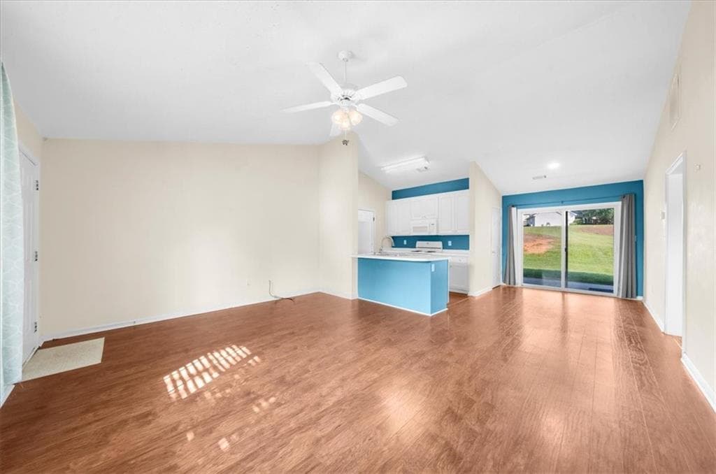 2 bedroom, 2 bathroom, 1,008 sq ft condominium for sale at 3033 Bentley Park Circle, Gainesville, GA 30504 — photo 5