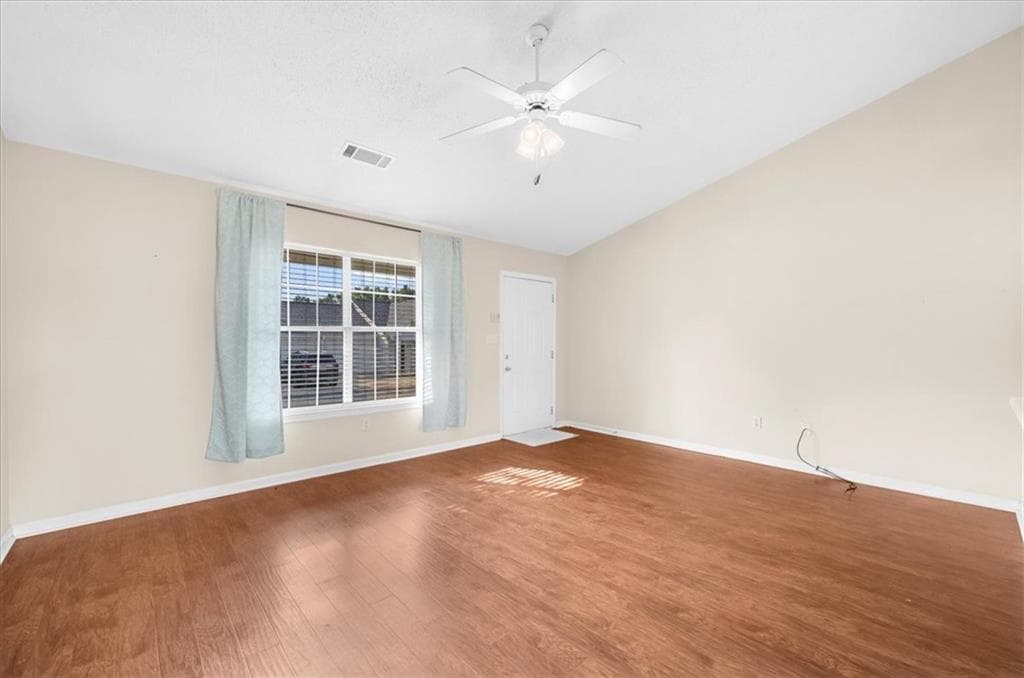 2 bedroom, 2 bathroom, 1,008 sq ft condominium for sale at 3033 Bentley Park Circle, Gainesville, GA 30504 — photo 7
