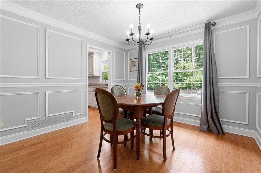 5 bedroom, 4 bathroom, 2,450 sq ft single family residence under contract at 1620 Caribou Court, Marietta, GA 30066 — photo 10