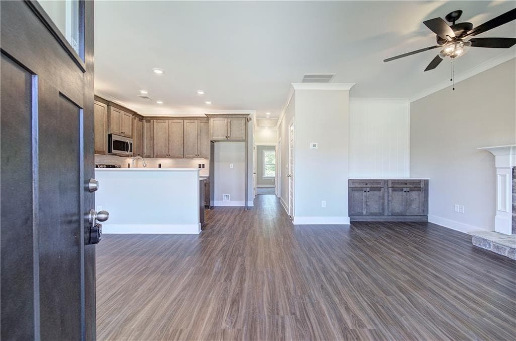 2 bedroom, 2 bathroom single family residence under contract at 138 Sunflower Circle, Cartersville, GA 30121 — photo 3