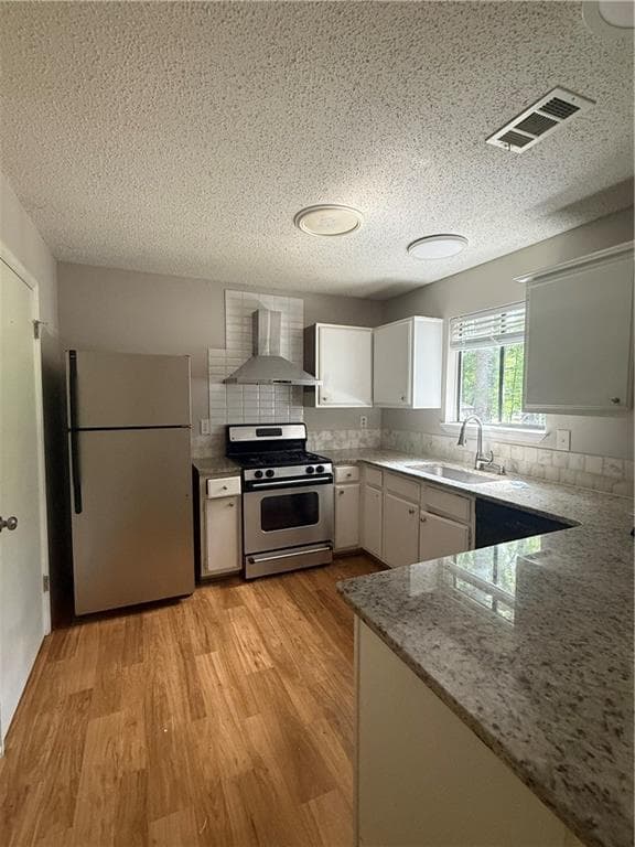 4 bedroom, 3 bathroom, 1,940 sq ft single family residence for rent at 1357 Michael Way, Marietta, GA 30062 for $2,599 a month — photo 3