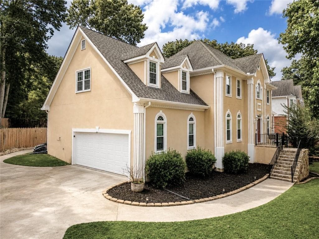 5 bedroom, 4 bathroom, 4,848 sq ft single family residence for sale at 2121 Bennington Court, Lawrenceville, GA 30043 — photo 3