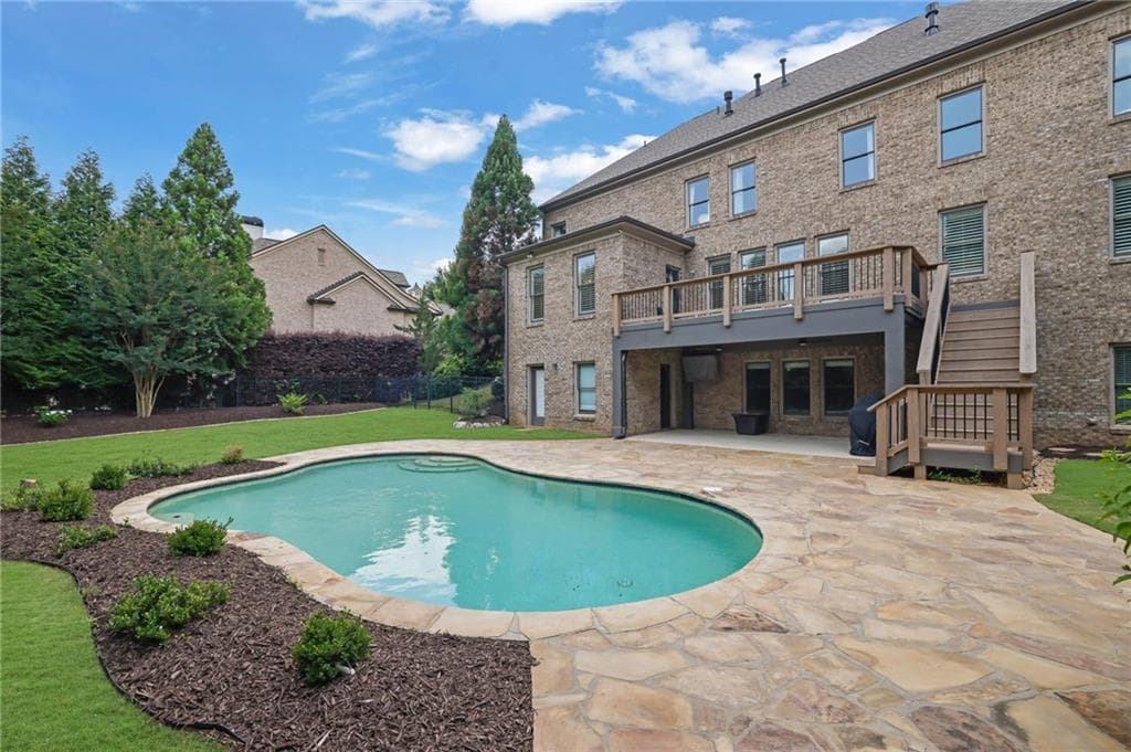 7 bedroom, 5 bathroom, 4,734 sq ft single family residence under contract at 5305 Harris Springs Drive, Cumming, GA 30040 — photo 2