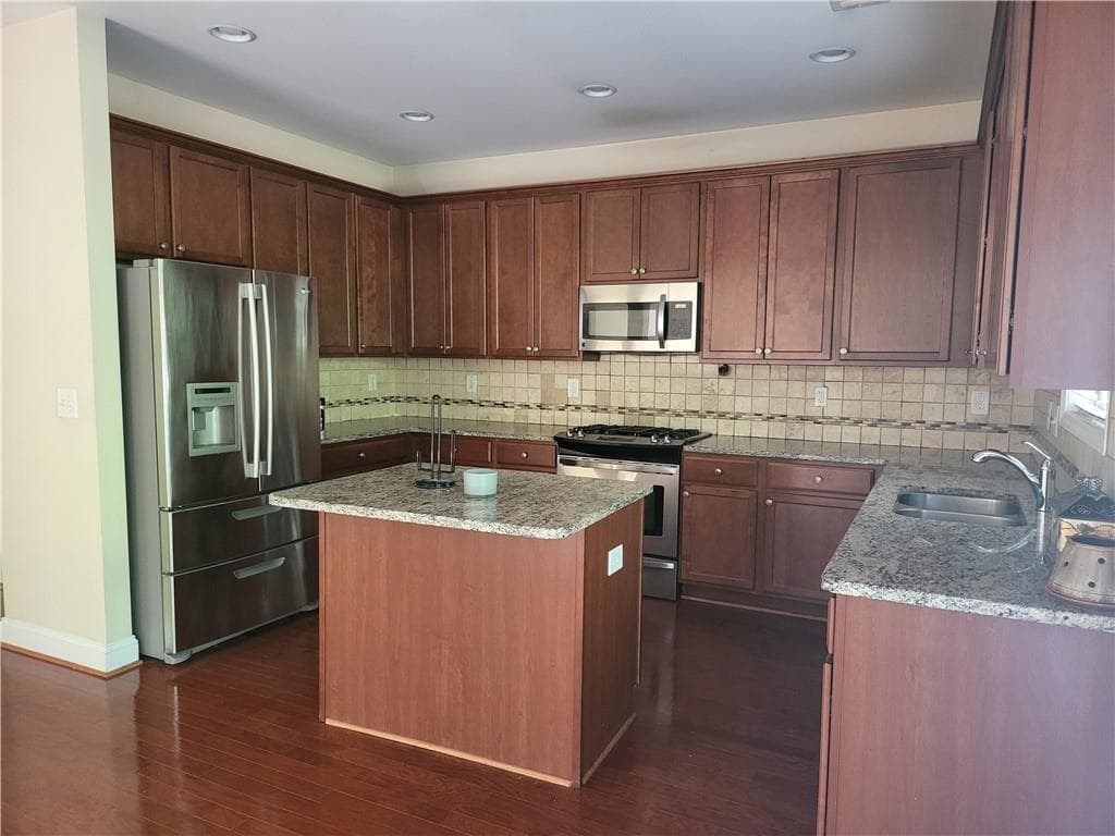 5 bedroom, 4 bathroom, 3,324 sq ft single family residence for rent at 1080 Colgan Court, Alpharetta, GA 30004 for $3,850 a month — photo 9