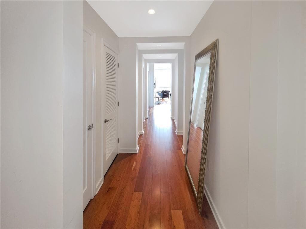 1 bedroom, 1 bathroom, 1,120 sq ft condominium for sale at 3325 Piedmont Road 2603, Atlanta, GA 30305 — photo 2