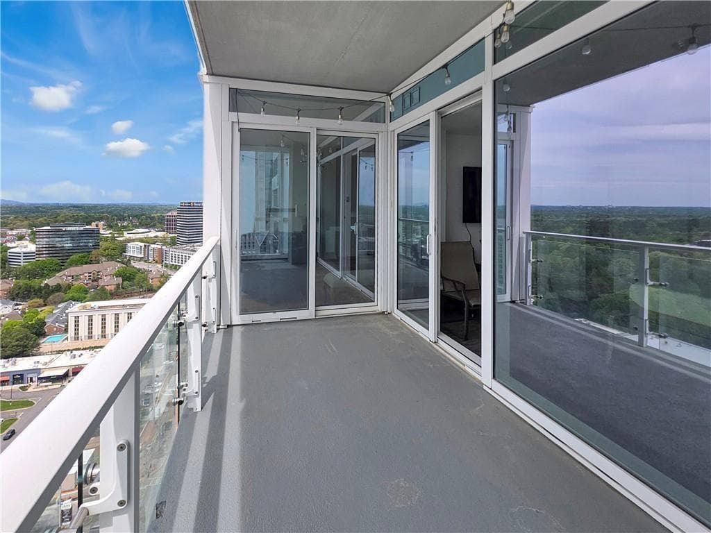1 bedroom, 1 bathroom, 1,120 sq ft condominium for sale at 3325 Piedmont Road 2603, Atlanta, GA 30305 — photo 4