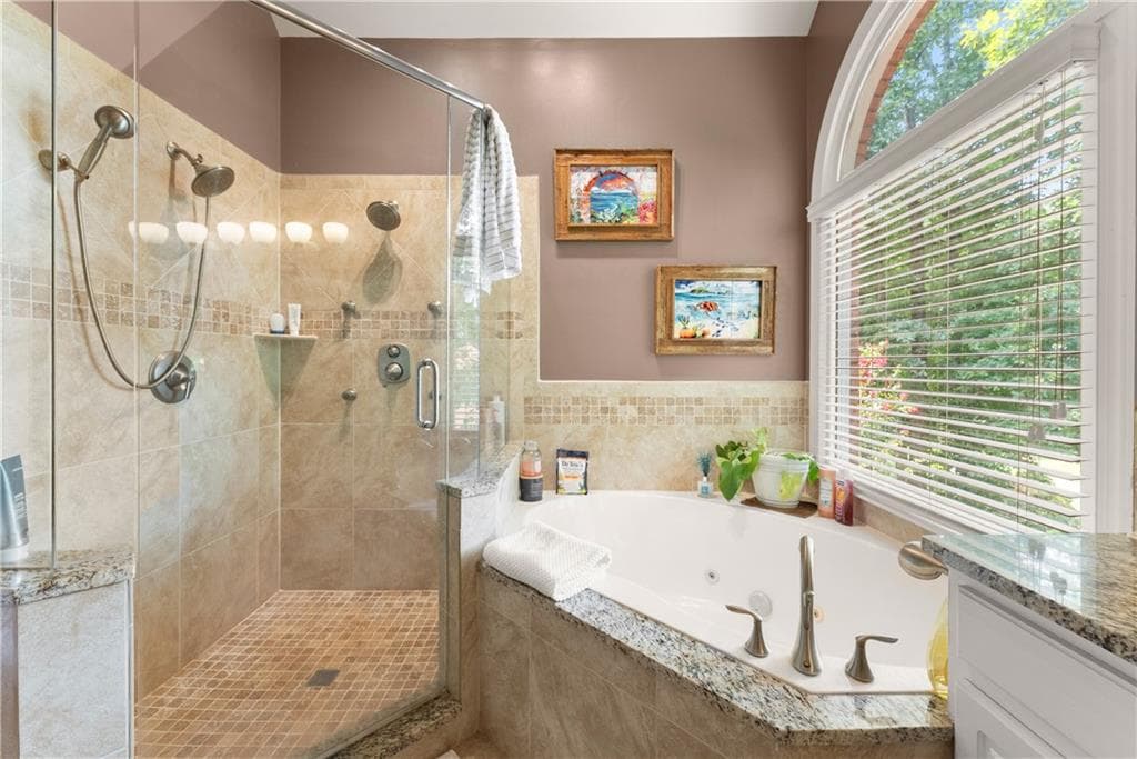 4 bedroom, 3 bathroom, 2,754 sq ft single family residence for sale at 5022 Oak Farm Way, Flowery Branch, GA 30542 — photo 6