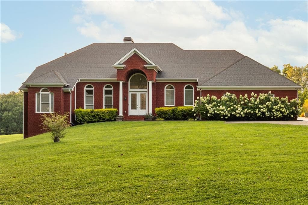 5 bedroom, 5 bathroom, 7,110 sq ft single family residence under contract at 5240 Chestwick Place, Cumming, GA 30040 — photo 9