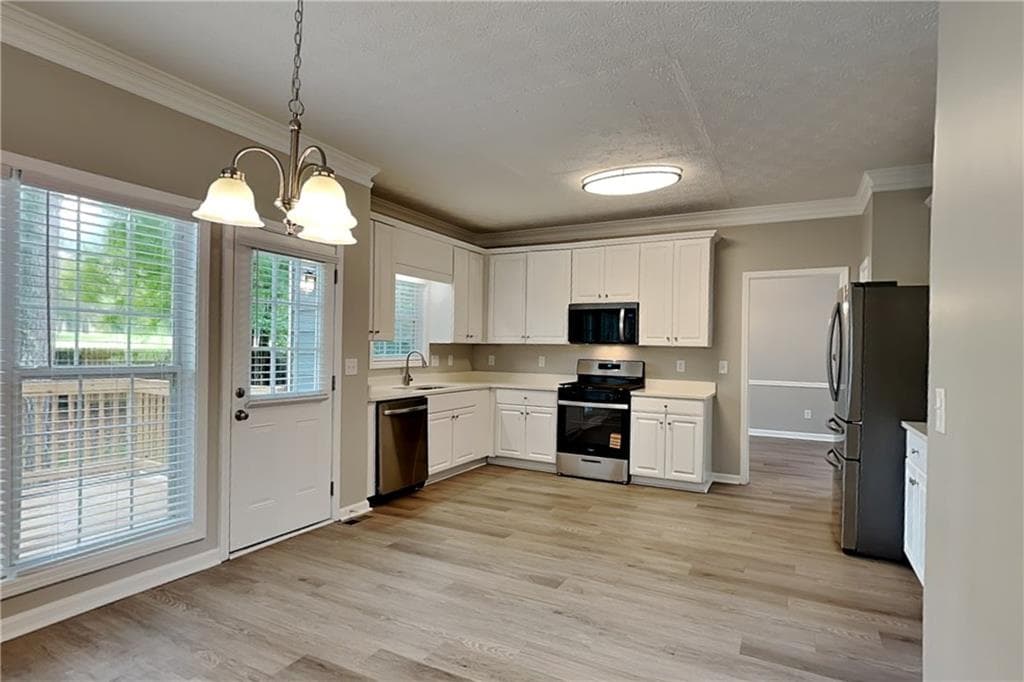 4 bedroom, 3 bathroom, 2,616 sq ft single family residence for rent at 2305 Luther Terrace, Marietta, GA 30064 for $2,500 a month — photo 6