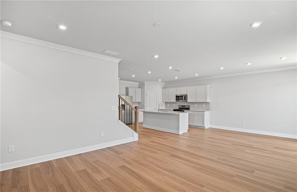 5 bedroom, 3 bathroom, 2,659 sq ft single family residence for sale at 275 Nesta Grove Drive, Locust Grove, GA 30248 — photo 6