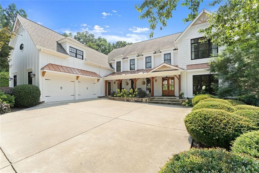 7 bedroom, 6 bathroom, 6,550 sq ft single family residence under contract at 16066 Inverness Trail, Milton, GA 30004