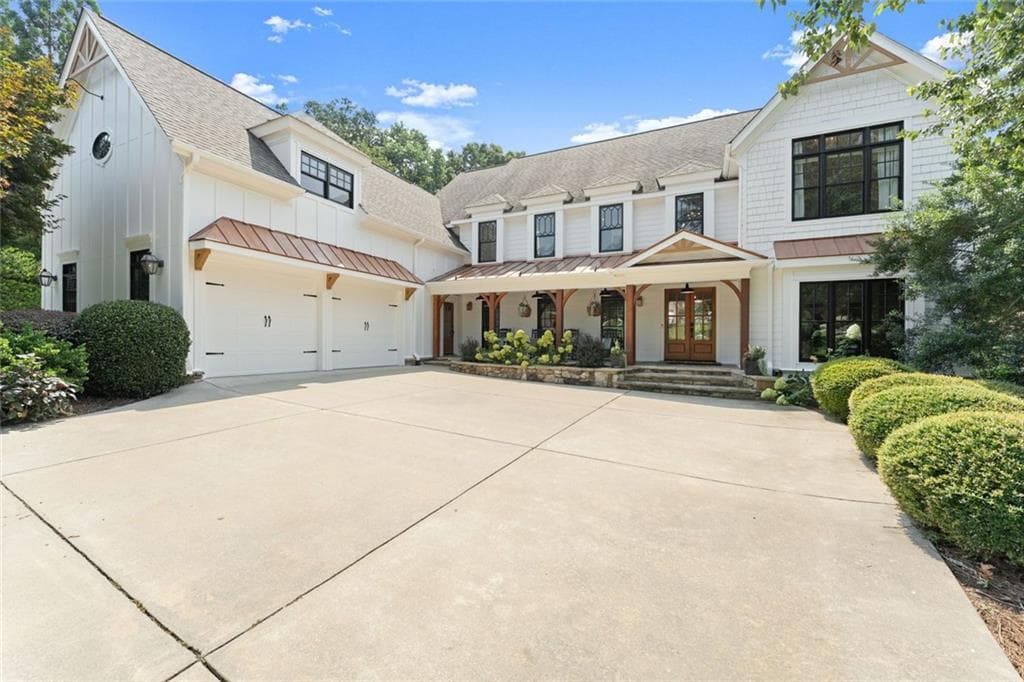 7 bedroom, 6 bathroom, 6,550 sq ft single family residence under contract at 16066 Inverness Trail, Milton, GA 30004 — photo 7