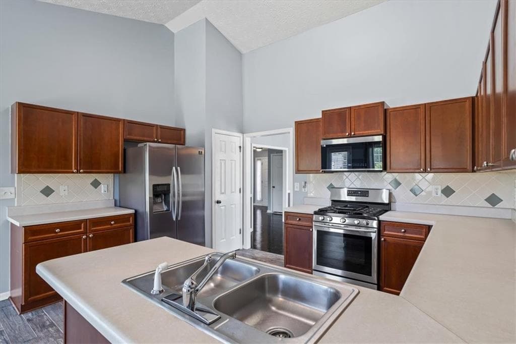 3 bedroom, 2 bathroom, 2,218 sq ft single family residence for sale at 2615 Snowcrest Place, Bethlehem, GA 30620 — photo 9