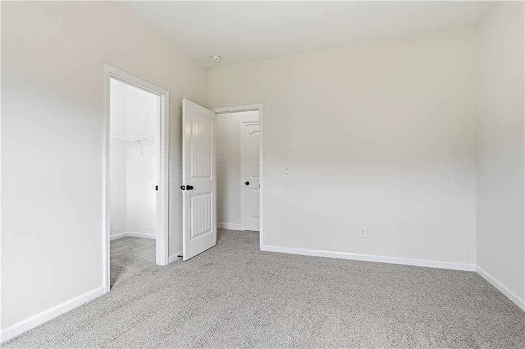 4 bedroom, 4 bathroom, 5,185 sq ft single family residence for sale at 4860 Dawson Court, Cumming, GA 30040 — photo 4