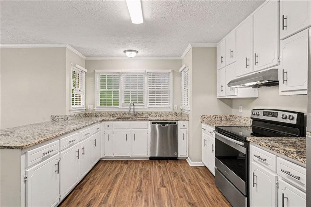 3 bedroom, 2 bathroom, 1,645 sq ft single family residence for sale at 152 Olde Hampton Way, Hampton, GA 30228 — photo 7
