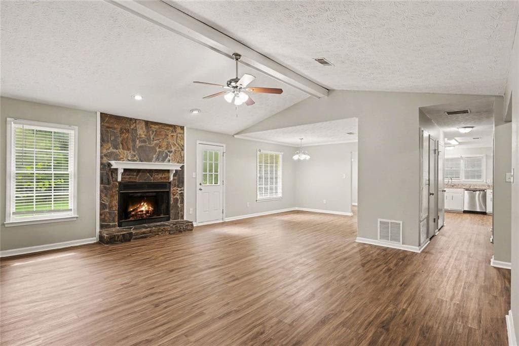 3 bedroom, 2 bathroom, 1,645 sq ft single family residence for sale at 152 Olde Hampton Way, Hampton, GA 30228 — photo 4