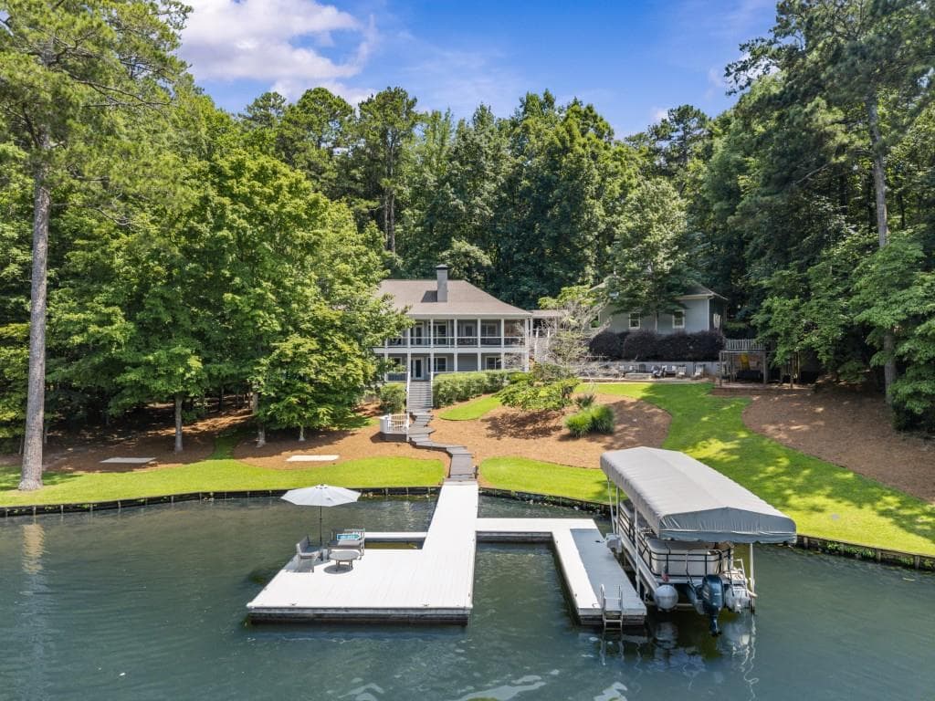 5 bedroom, 7 bathroom, 4,396 sq ft single family residence for sale at 1241 Mercer Trail, Greensboro, GA 30642 — photo 2