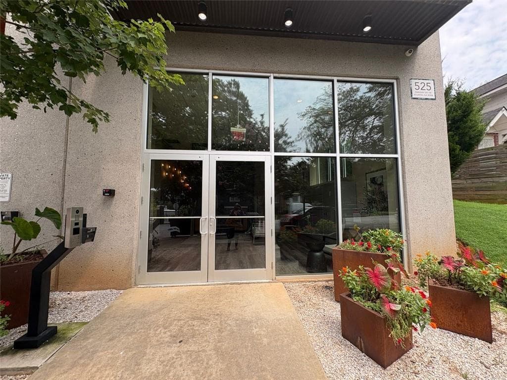 1 bedroom, 1 bathroom, 657 sq ft condominium for rent at 525 Parkway Drive 510, Atlanta, GA 30354 for $1,600 a month — photo 2