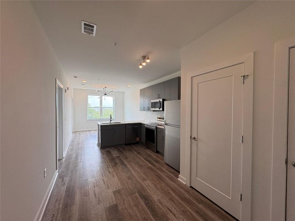 1 bedroom, 1 bathroom, 657 sq ft condominium for rent at 525 Parkway Drive 510, Atlanta, GA 30354 for $1,600 a month — photo 7