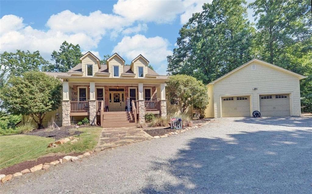 4 bedroom, 3 bathroom, 3,296 sq ft single family residence for sale at 280 Cherokee Court, Ellijay, GA 30540 — photo 2
