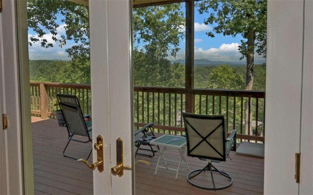 4 bedroom, 3 bathroom, 3,296 sq ft single family residence for sale at 280 Cherokee Court, Ellijay, GA 30540 — photo 8