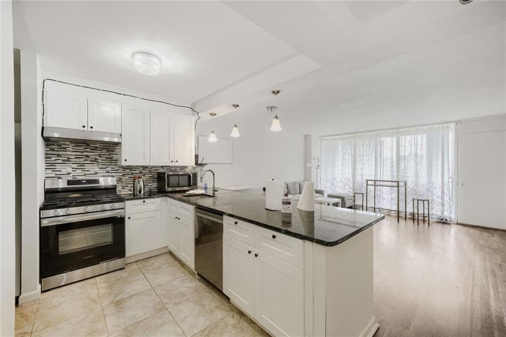 1 bedroom, 1 bathroom, 786 sq ft condominium for sale at 620 Peachtree Street 1207, Atlanta, GA 30308 — photo 2