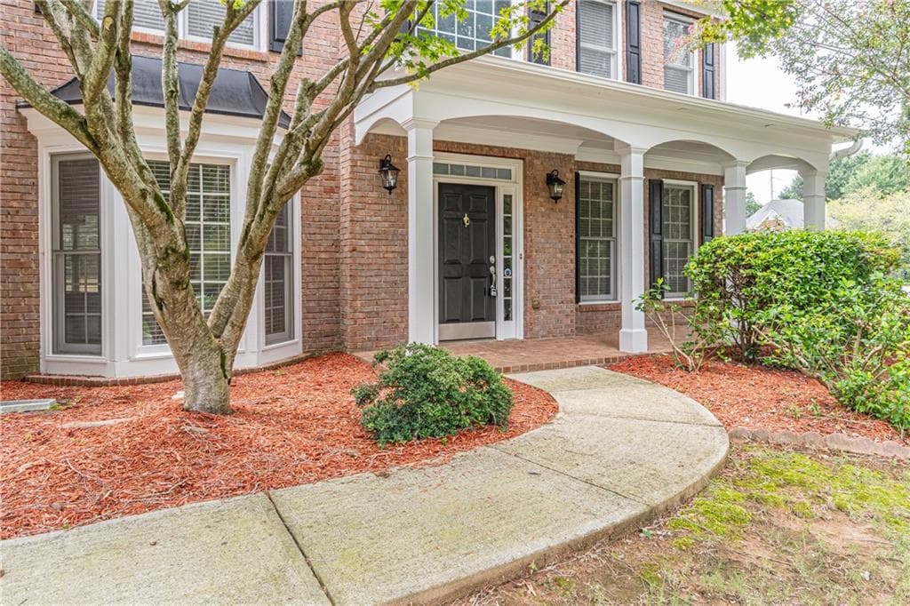 5 bedroom, 3 bathroom, 2,683 sq ft single family residence for rent at 8488 Spring Breeze Terrace, Johns Creek, GA 30024 for $3,150 a month — photo 3