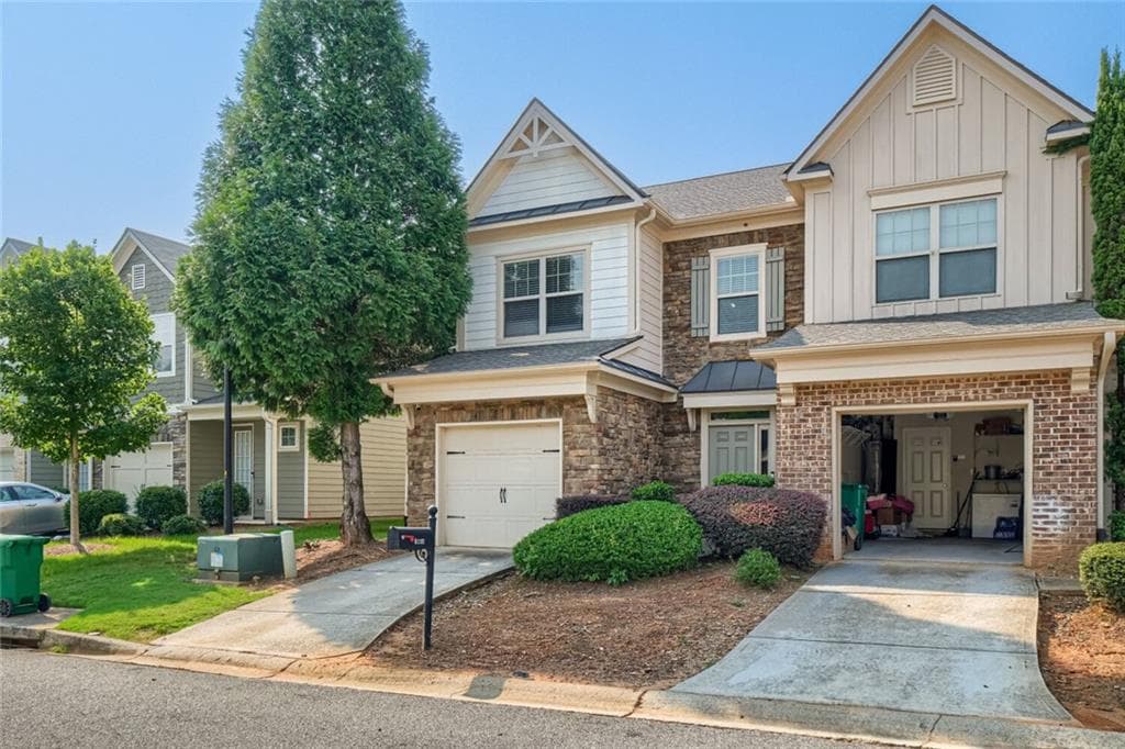3 bedroom, 3 bathroom, 1,725 sq ft townhouse under contract at 5237 Mill Way, Stone Mountain, GA 30083 — photo 2