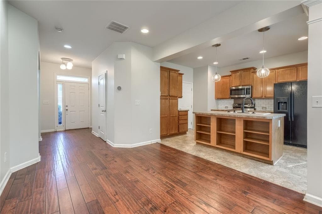 3 bedroom, 3 bathroom, 1,725 sq ft townhouse under contract at 5237 Mill Way, Stone Mountain, GA 30083 — photo 5
