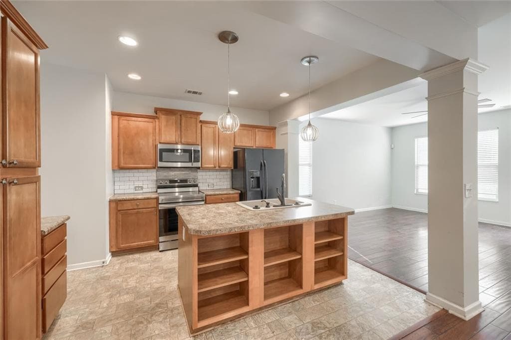 3 bedroom, 3 bathroom, 1,725 sq ft townhouse under contract at 5237 Mill Way, Stone Mountain, GA 30083 — photo 10